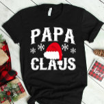 Papa Claus Kerstmis Kerstman Hoed T-shirt<br><div class="desc">Vier het vakantieseizoen in stijl met dit "Papa Claus" T-shirt, met een speels kerstmuts en sneeuwvlokken ontwerp. Perfect voor vaders die kerstvreugde brengen, dit shirt is een leuke en feestelijke aanvulling op elke vakantiebijeenkomst of familiefeest. Ideaal als cadeau voor vaders, grootvaders of een speciale "Papa Claus" in je leven, dit...</div>