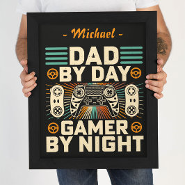 Papa door dag Gamer door nacht aanpasbaar Poster