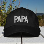 Papa Eenvoudige Trendy Moderne Typografie Custom Geborduurde Pet<br><div class="desc">Papa Simple Trendy Modern Typography Custom Embroidered Baseball Pet is voorzien van de eenvoudige moderne geborduurde tekst "Papa". Perfect als cadeau voor papa voor Vaderdag, Kerstmis, verjaardag en meer. Creëer door Evco Studio www.zazzle.com/store/evcostudio</div>