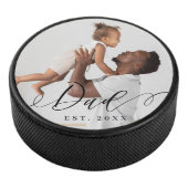 Papa Elegant Script Minimale Vaderdag Gift Foto Hockey Puck (3/4)