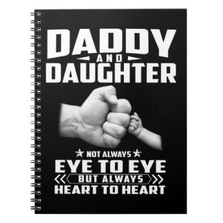 Papa en dochter hebben niet altijd oog voor oog, m notitieboek
