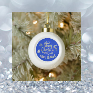 Papa en mama vrolijk kerstzilver op blauw   keramische bal ornament