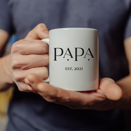 Papa Est. Datum met kindernamen | Moderne tekst Koffiemok