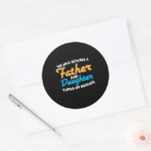 Papa geeft de liefde tussen vader en dochter ronde sticker (Envelop)