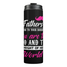 Papa geeft het gewicht van haar wereld