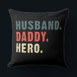 Papa Gift | Husband Dad Hero Best Gift Idea Kussen<br><div class="desc">Papa Gift | Echtgenoot papa Hero Best Gift Idea! Geef je vader een cadeau! Geweldige vader!</div>