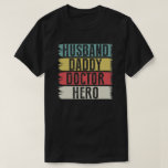 Papa Husband Doctor Hero Birthday of Vaderdag T-shirt<br><div class="desc">Maak dat papa glimlacht met dit schattige T-shirt voor Vaderdag,  een verjaardag of een andere dag. Papa,  Husband,  dokter,  Hero.</div>