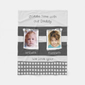 Papa knuffel tijd 2 foto's namen wit grijs fleece deken (Voorkant)