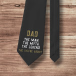 Papa Man Myth Legend Coffee Addict Funny Stropdas<br><div class="desc">Man Myth Legend Coffee Addict Funny Vaderdag stropdas. Grappige Vaderdag-stropdas met humoristische quote 'Papa,  het Man,  de mythe,  de legende,  de koffieverslaafde'. De tekst is in moderne,  gedurfde typografie.</div>