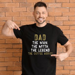 Papa Man Myth Legend Coffee Addict Funny T-shirt<br><div class="desc">Papa Man Myth Legend Coffee Addict Funny Vaderdag T-shirt. Grappig Vaderdag t-shirt met een grappig citaat: "Papa,  het Man,  de Myth,  de Legende,  de Koffiedidict". De tekst staat in de moderne gedurfde typografie.</div>