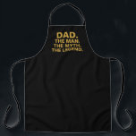 Papa Man Myth Legend Funny Quote Mannen Bbq Schort<br><div class="desc">Voeg wat humor toe aan je vaders dag met dit Man van papa Myth Legend Funny Quote Mannen Bbq Apron. Het is ontworpen op een aanpasbaar zwart all-over afdrukplatform. De uitdrukking is "vader het man de mythe de legende" in gouden typografie. Het maakt een geweldig cadeauidee voor een vader die...</div>