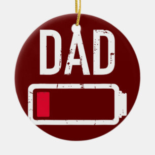 Papa met laag batterijcadeau voor vaderdag keramisch ornament