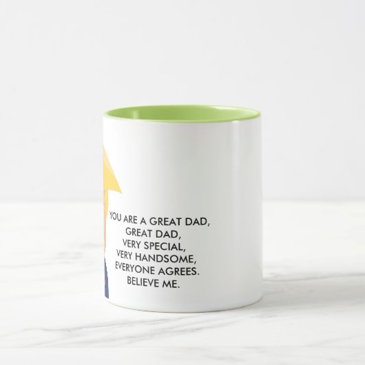 Papa met persoonlijke titel geeft grappig pap geef mok (Midden)