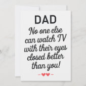 Papa niemand anders kan tv kijken met hun ogen dic feestdagenkaart (Voorkant)