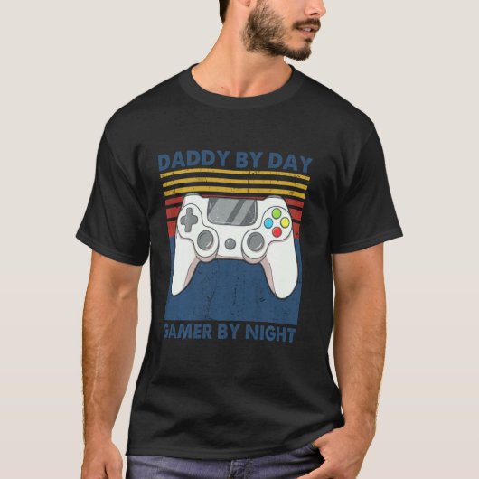 Papa op dag gamer bij nacht grappige papa speelt m t-shirt (Voorkant)