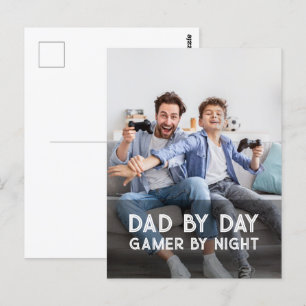 Papa-op-dag gamer bij nacht Vaderdag van zoon en v Briefkaart