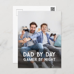 Papa-op-dag gamer bij nacht Vaderdag van zoon en v Briefkaart