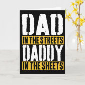 Papa op straat, papa in bed Vaderdag Kaart (Gele Bloem)