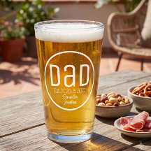 Papa Opgericht. Moderne, eenvoudige namen van kind