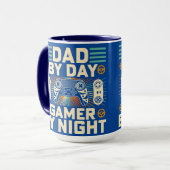 Papa overdag, gamer 's nachts mok (Voorkant links)