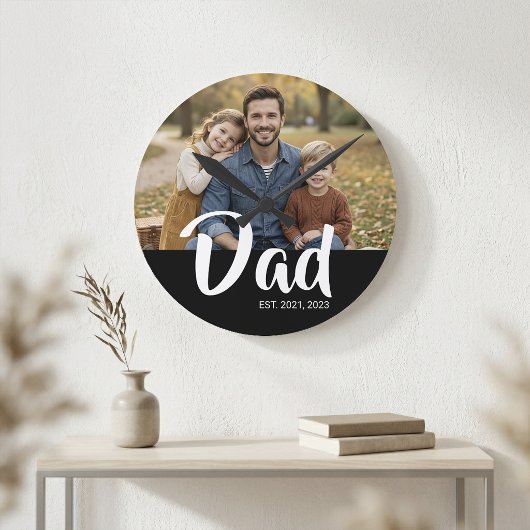 Papa Richtte Moderne Witte Script Foto Op Ronde Klok