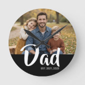 Papa Richtte Moderne Witte Script Foto Op Ronde Klok (Voorkant)