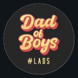 Papa van Boys Lads Vaderdag Birthday Papa Ronde Sticker<br><div class="desc">Papa van Boys Lads Vaderdag Birthday Papa Dada Poppa Gift. Perfect gift voor je vader,  moeder,  papa,  mannen,  vrouwen,  vriend en familieleden op de dag van de Thanksgiving,  kerstdag,  Moederdag,  vaderdag,  4 juli,  1776 Onafhankelijke dag,  Veteranendag,  Halloween Dag,  Patrick's Day</div>