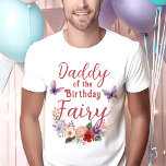 Papa van de verjaardag Fairy Ouderfeest T-shirt<br><div class="desc">Vier de speciale dag van je kleintje in stijl met ons "Daddy of the Birthday Fairy" T-Shirt. Dit betoverende shirt heeft grillige lettertypes en een charmant bloemboeket met vlinders, perfect passend bij het kleurenpalet van ons Fairy First Birthday collectie. Dit shirt is gemaakt van zacht, hoogwaardig materiaal en zorgt voor...</div>