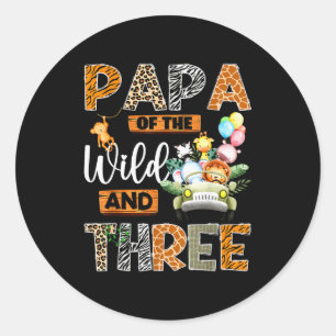 Papa van de wilde en drie 3-jarige verjaardag jong ronde sticker