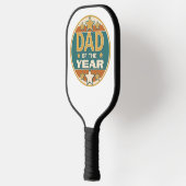 Papa van het Jaar Retro Badge - Vaderdag Gift Pickleball Paddle (Links)