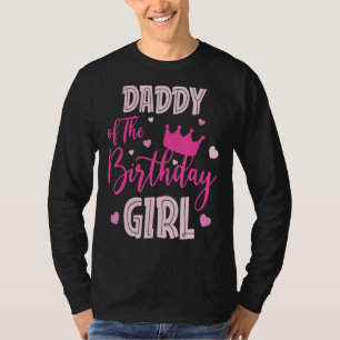 Papa van het meisje van de verjaardag vult roze me t-shirt
