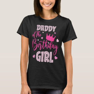 Papa van het meisje van de verjaardag vult roze me t-shirt