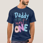 Papa van The Sweet One Brother 1 Birthday Donut T-shirt<br><div class="desc">Kijk ook naar de shirten voor familieverjaarden voor moeder,  vader,  broer en zus.</div>