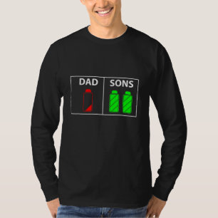 Papa van twee zonen grappig lage batterij Vaderdag T-shirt