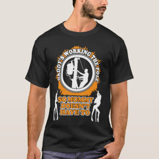 Papa werkt aan de pool t-shirt