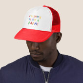Papa wordt een primaire kleur trucker pet (In situ)