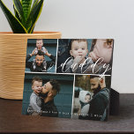 Papaapschrift | Happy Fathers Day 4 Photo Collage Fotoplaat<br><div class="desc">Stuur een mooi gepersonaliseerd vaderdag cadeau naar je vader dat hij voor altijd zal koesteren. Speciaal gepersonaliseerd vaderdag familieforcollage om uw speciale familiefoto's en herinneringen weer te geven. Ons ontwerp is voorzien van een eenvoudig rasterontwerp van vier foto's met "Papa", dat is ontworpen in een prachtige, met de hand geschreven,...</div>