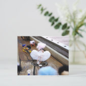 Paparazzi bij Fubby op rooster. Briefkaart (Staand voorkant)