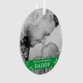 Papa's eerste kerstsnowflakes op groene foto ornament (voorkant)