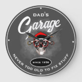 Papa's Garage Old Skull Tools Grey Funny Slogan Grote Klok (Voorkant)