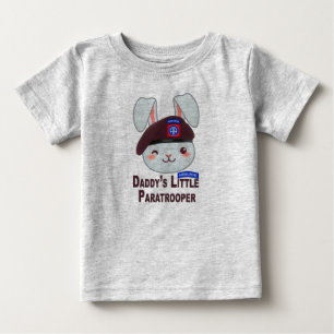 “Papa's Kleine Paratrooper Konijn”