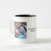 Papa's liefde is Pri]celess Tweekleurige Koffiemok (Voorkant links)