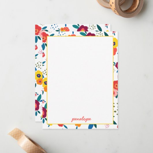 Papaver bloemmotief in koraal gepersonaliseerd notitiekaartje (Voorkant / Achterkant in situ)