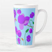 Papaver Poppy Lila op bleek-blauwe achtergrond Latte Mok (Rechts)