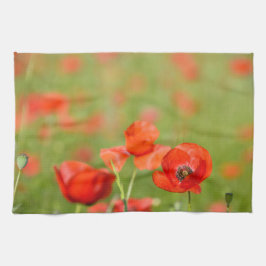 Papavers in een keukenhanddoek voor papavervelden