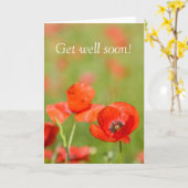 Papavers op een papaverveld met sympathiekaart kaart (Gele Bloem)