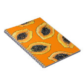 Papaya plakjes op sinaasappel notitieboek (Rechterzijde)