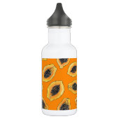 Papaya plakjes op sinaasappel waterfles (Links)