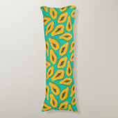 Papaya snijwonden op turquoise lichaamskussen (Voorkant Verticaal)