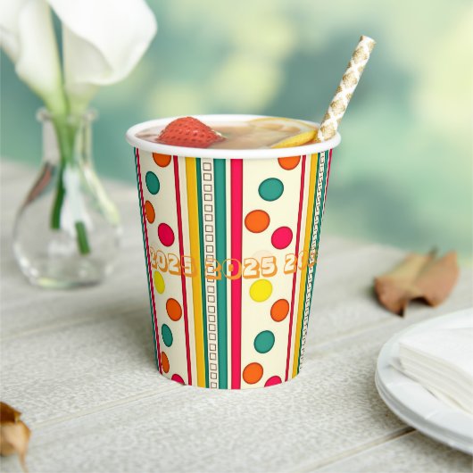 Paper Cup Stripe Circulair 2025 Papieren Bekers (Insitu)